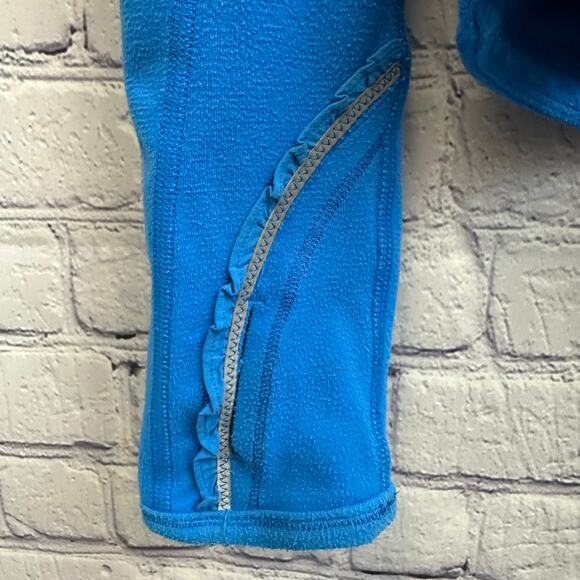 Lululemon Jacket Back Ruffles Blue Half Zip Pullover Size 8 Athletic Thumbholes - Picture 4 of 9